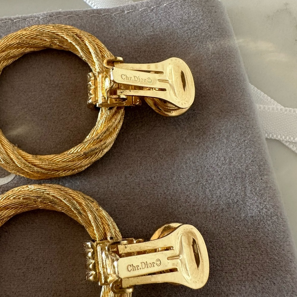 Vintage Christian Dior rope hoop clip on earrings. - Picture 6 of 12